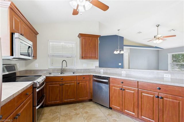 404 NW 6th AVE, Cape Coral, FL 33993
