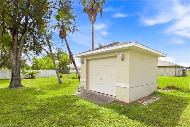 404 NW 6th AVE, Cape Coral, FL 33993