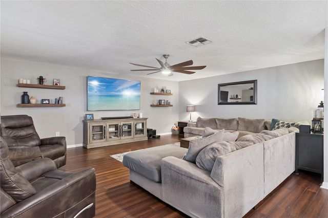 2333 FOXTREE ROAD, Tavares, FL 32778