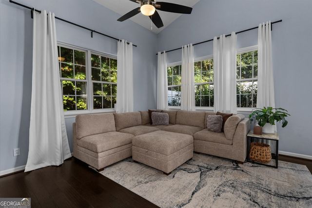 1270 W Oaks Way, Woodstock, GA 30188