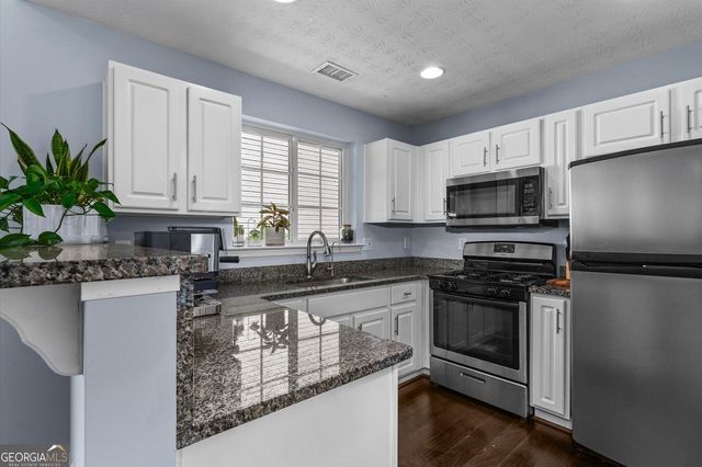 1270 W Oaks Way, Woodstock, GA 30188