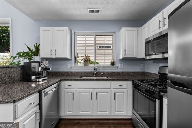 1270 W Oaks Way, Woodstock, GA 30188