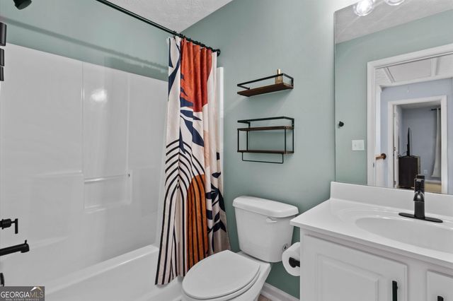 1270 W Oaks Way, Woodstock, GA 30188