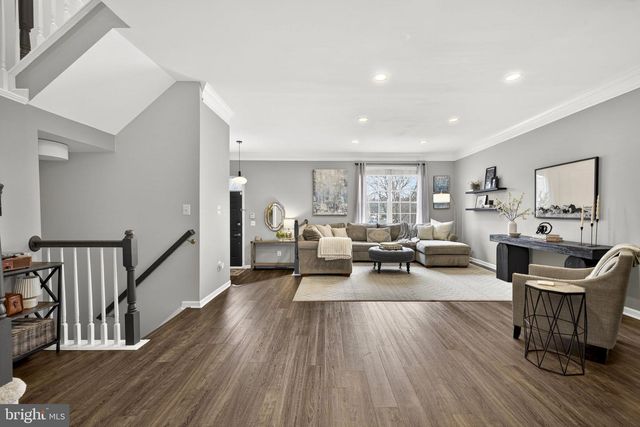 25510 CROSSFIELD DR, Chantilly, VA 20152