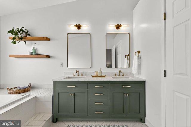 25510 CROSSFIELD DR, Chantilly, VA 20152