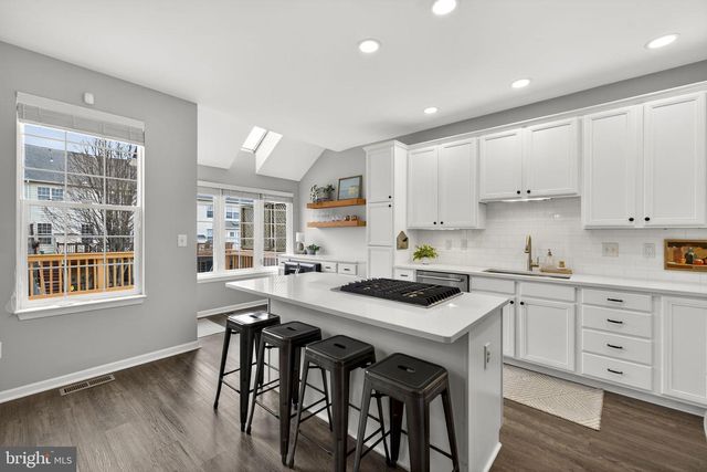 25510 CROSSFIELD DR, Chantilly, VA 20152