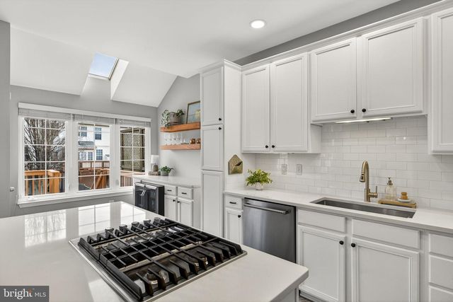 25510 CROSSFIELD DR, Chantilly, VA 20152