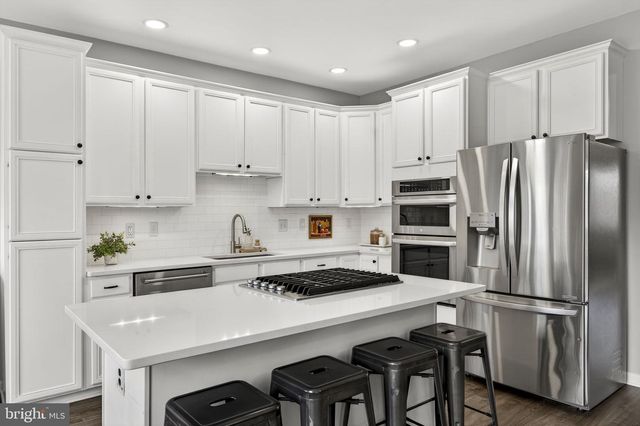 25510 CROSSFIELD DR, Chantilly, VA 20152