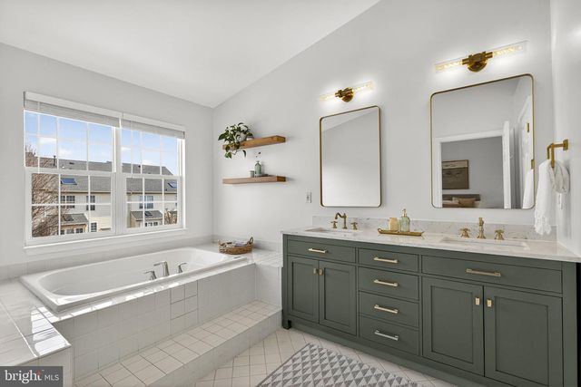 25510 CROSSFIELD DR, Chantilly, VA 20152