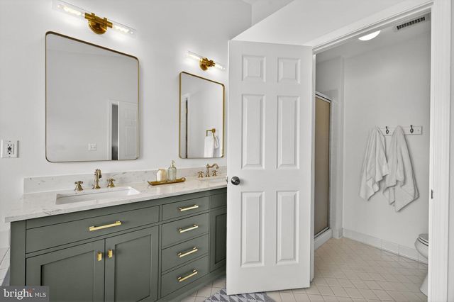 25510 CROSSFIELD DR, Chantilly, VA 20152