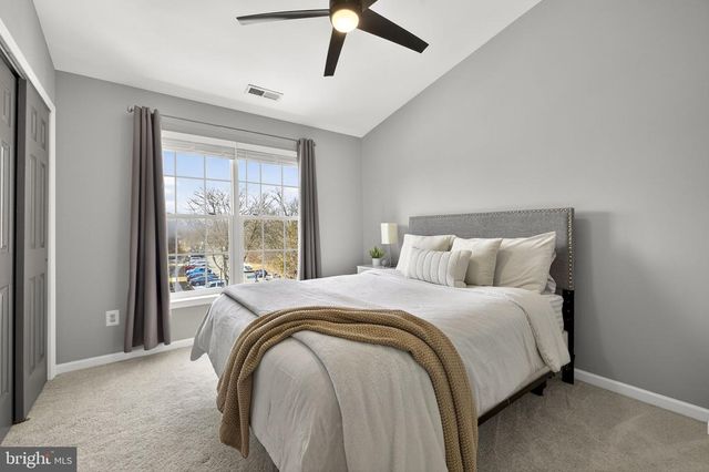 25510 CROSSFIELD DR, Chantilly, VA 20152