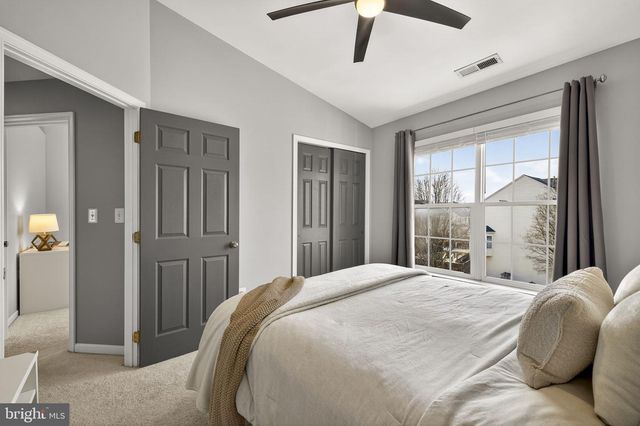 25510 CROSSFIELD DR, Chantilly, VA 20152