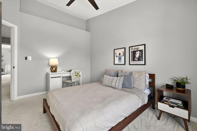 25510 CROSSFIELD DR, Chantilly, VA 20152