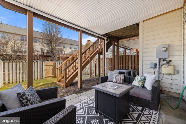 25510 CROSSFIELD DR, Chantilly, VA 20152