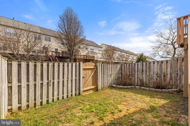 25510 CROSSFIELD DR, Chantilly, VA 20152