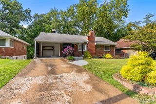 8627 Belcrest Lane, St Louis, MO 63114