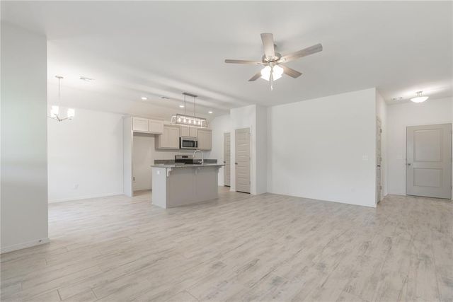 4680 Lincoln Landing, Harrah, OK 73045