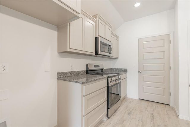 4680 Lincoln Landing, Harrah, OK 73045