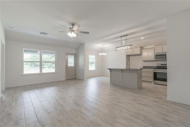 4680 Lincoln Landing, Harrah, OK 73045