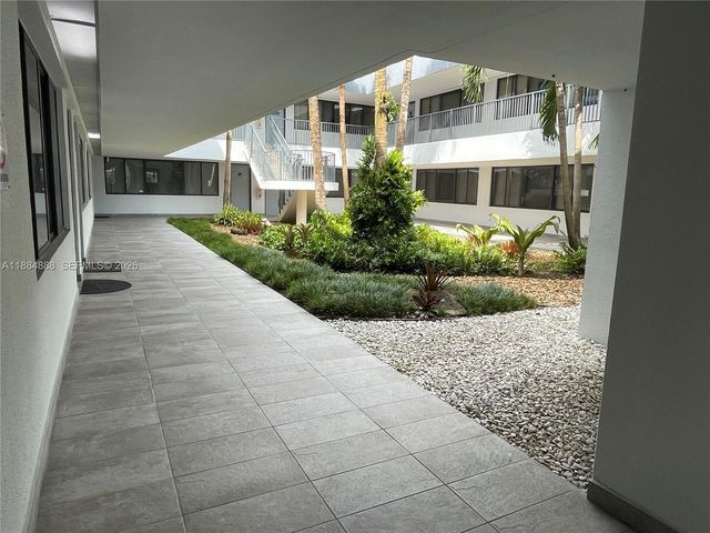 8390 W Flagler St 106, Miami, FL 33144