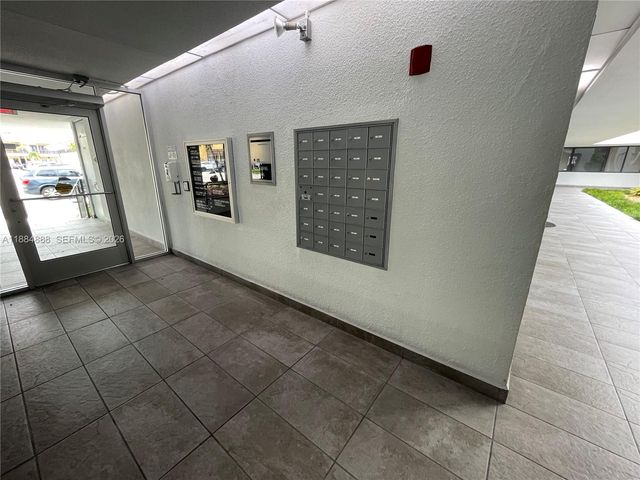 8390 W Flagler St 106, Miami, FL 33144