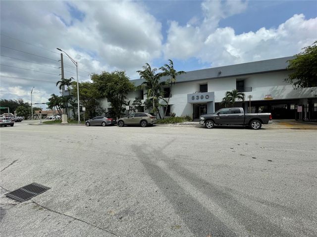 8390 W Flagler St 106, Miami, FL 33144