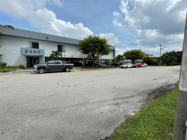 8390 W Flagler St 106, Miami, FL 33144