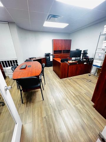 8390 W Flagler St 106, Miami, FL 33144