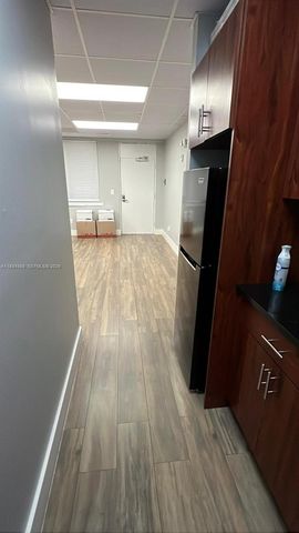 8390 W Flagler St 106, Miami, FL 33144