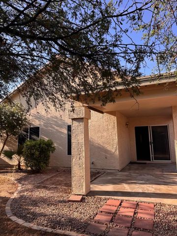 979 E Brentrup Drive, Tempe, AZ 85283