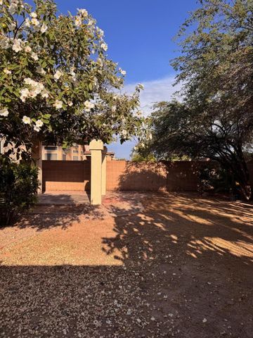 979 E Brentrup Drive, Tempe, AZ 85283