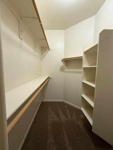 979 E Brentrup Drive, Tempe, AZ 85283