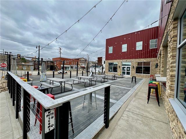 23 W Pike Street, Houston, PA 15342