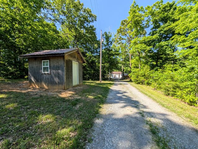 456 Walker Ridge Rd, Big Rock, TN 37023