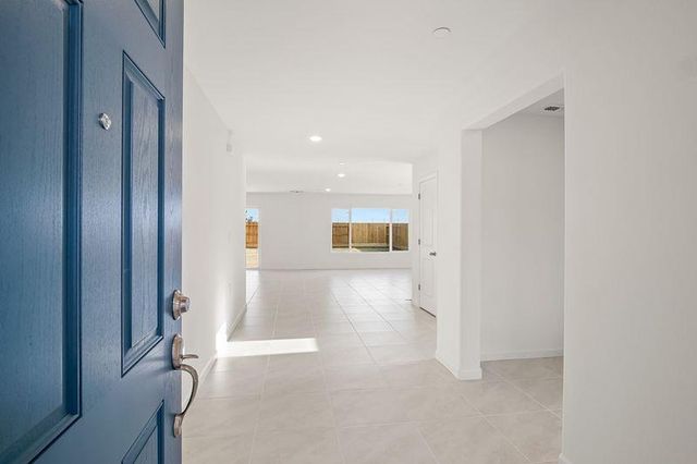 2163 S Terry Avenue, Fresno, CA 93725