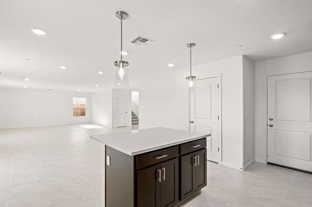 2163 S Terry Avenue, Fresno, CA 93725