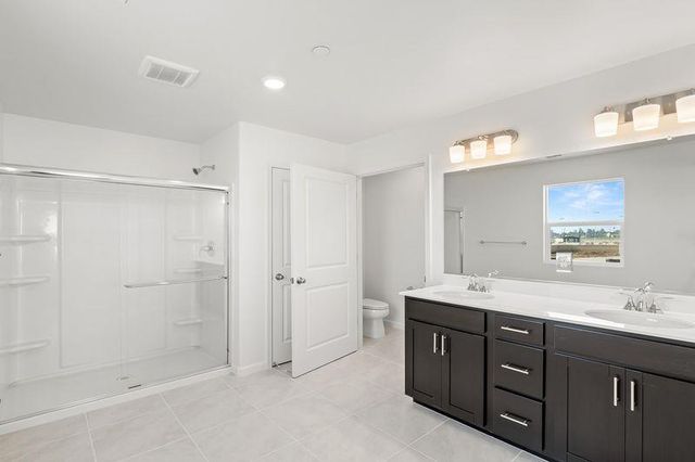 2163 S Terry Avenue, Fresno, CA 93725