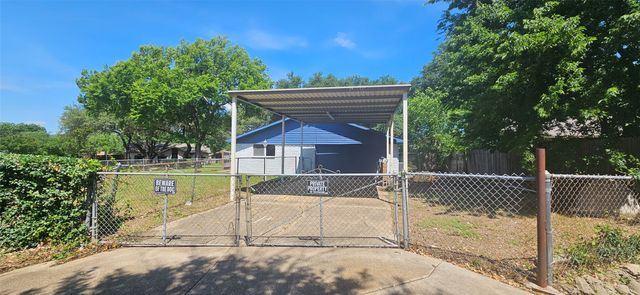 402 Ivy Way, Garland, TX 75043