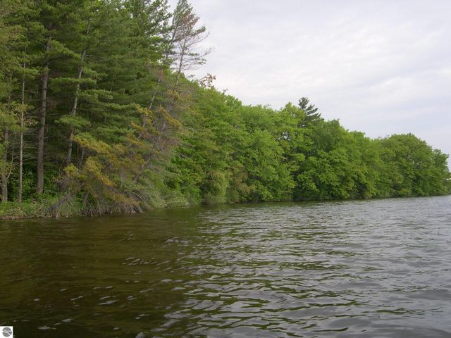 1565 Edgewater Ridge, Traverse City, MI 49684