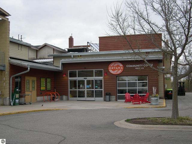 1565 Edgewater Ridge, Traverse City, MI 49684