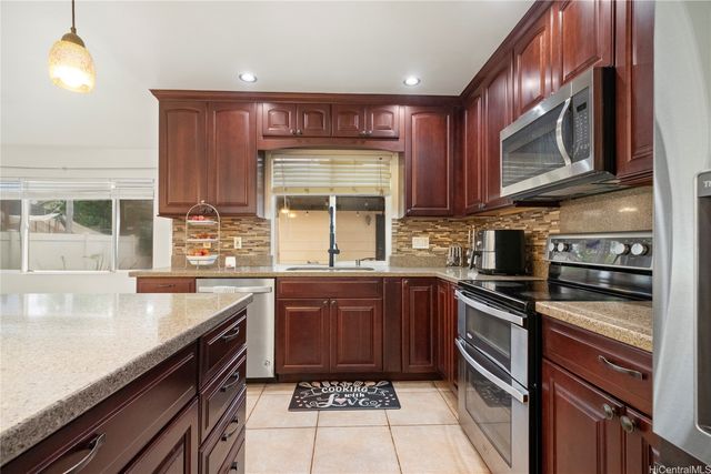 91-1015 Kaiikuwa Street, Ewa Beach, HI 96706