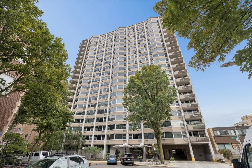 555 W Cornelia Avenue 501, Chicago, IL 60657 — exterior