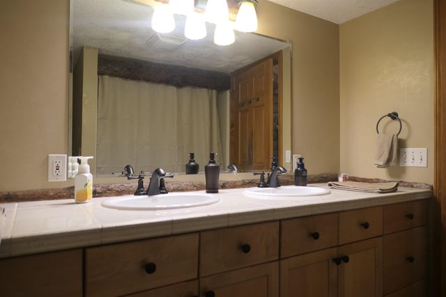 6480 W Lake Shore, Remus, MI 49340
