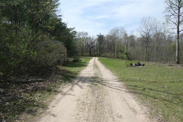 6480 W Lake Shore, Remus, MI 49340