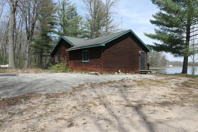 6480 W Lake Shore, Remus, MI 49340