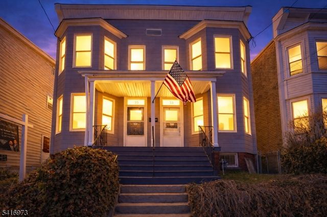 33 Delaware St, Elizabeth City, NJ 07206