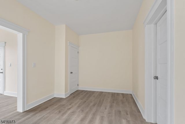 33 Delaware St, Elizabeth City, NJ 07206
