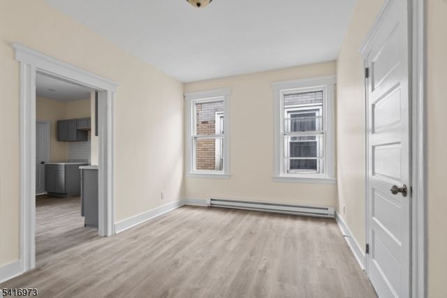 33 Delaware St, Elizabeth City, NJ 07206