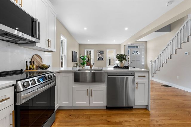 362 Silver St, Boston, MA 02127