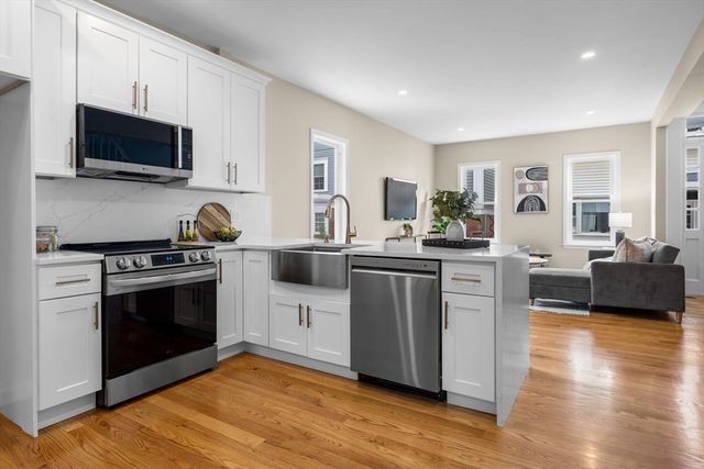 362 Silver St, Boston, MA 02127